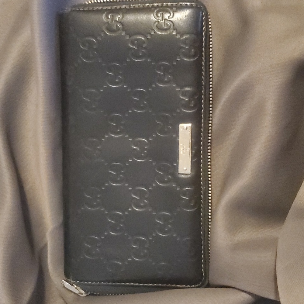 Authentic Gucci Guccisssima long zippy wallet preloved